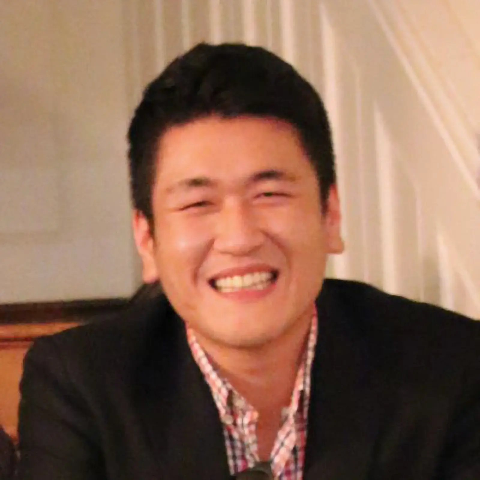 Alumni executive committee member Daniel Hong