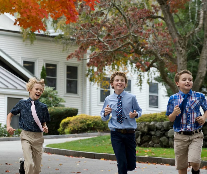WR-Boys-running-down-the-hill