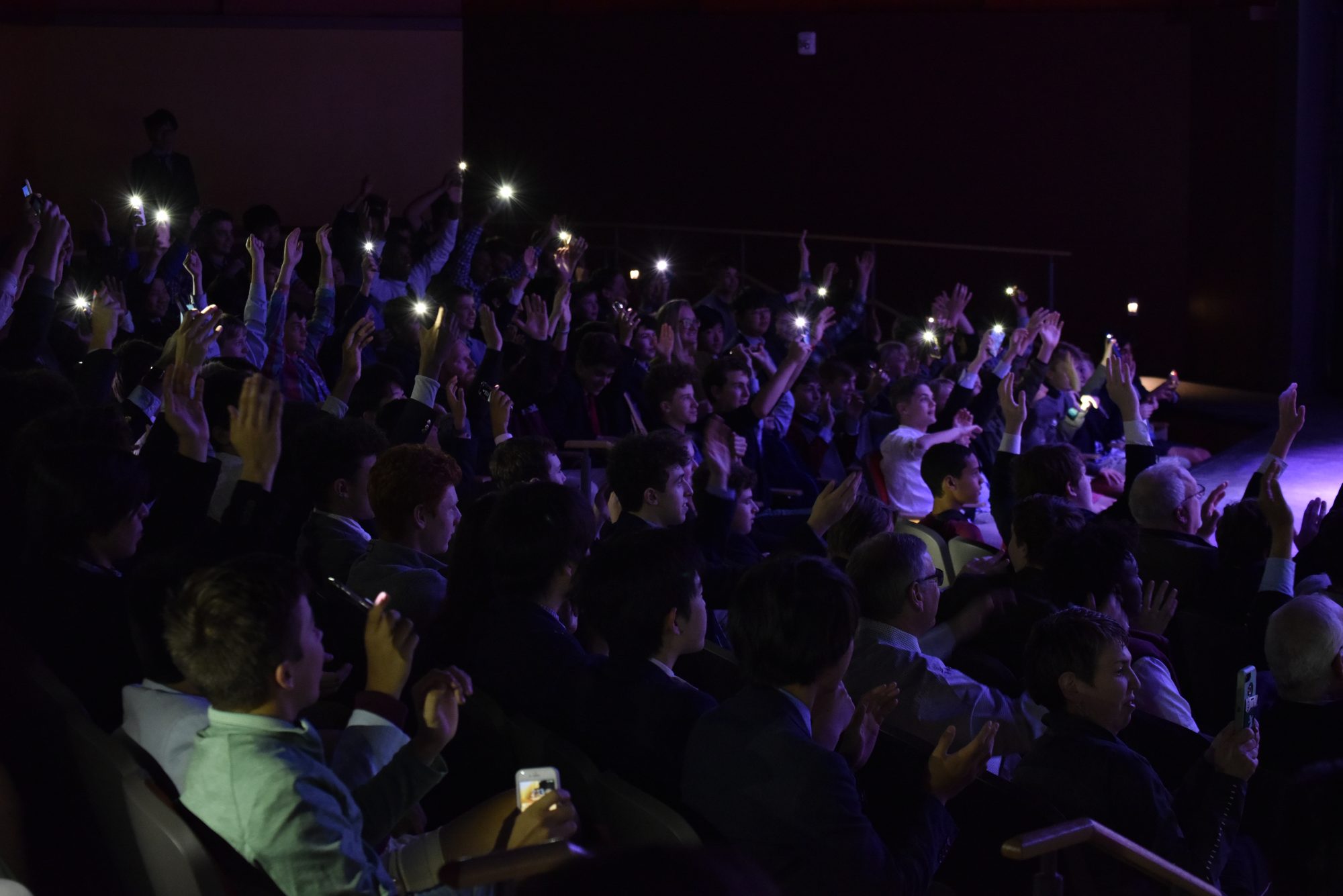 audience-with-lights
